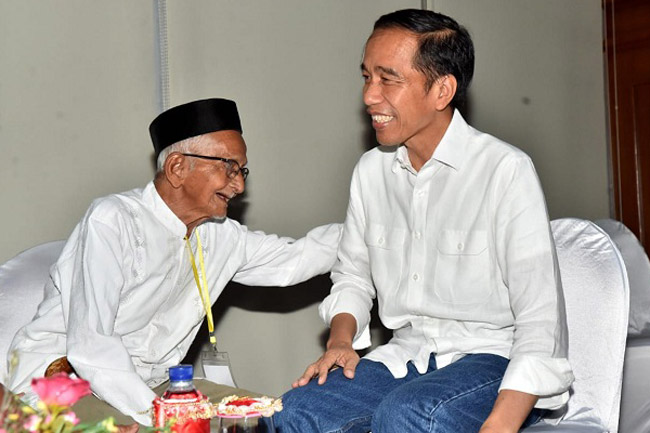 Sekarang Nyak Sandang Sudah Bisa Melihat Wajah Jokowi