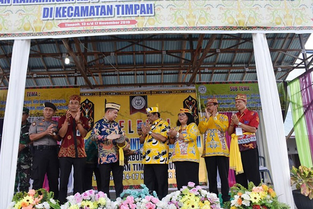 Bupati Buka Festival Tandak Intan Kaharingan II Kabupaten Kapuas