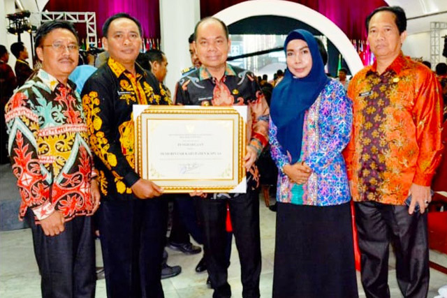Kabupaten Kapuas Kembali Raih Penghargaan Pada Peringatan Hari HAM