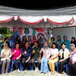 Dharma Wanita Dinsos Kapuas Latih Ibu-Ibu Membuat Virgin Coconut Oil