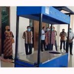 Bupati Buru Serahkan Bantuan Kementerian Perdagangan ke Masyarakat Buru