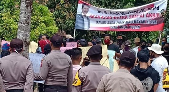 Pesanan 1 Juta Kotak KOIN NU Belum Dilunasi, Andy Warisno Didemo